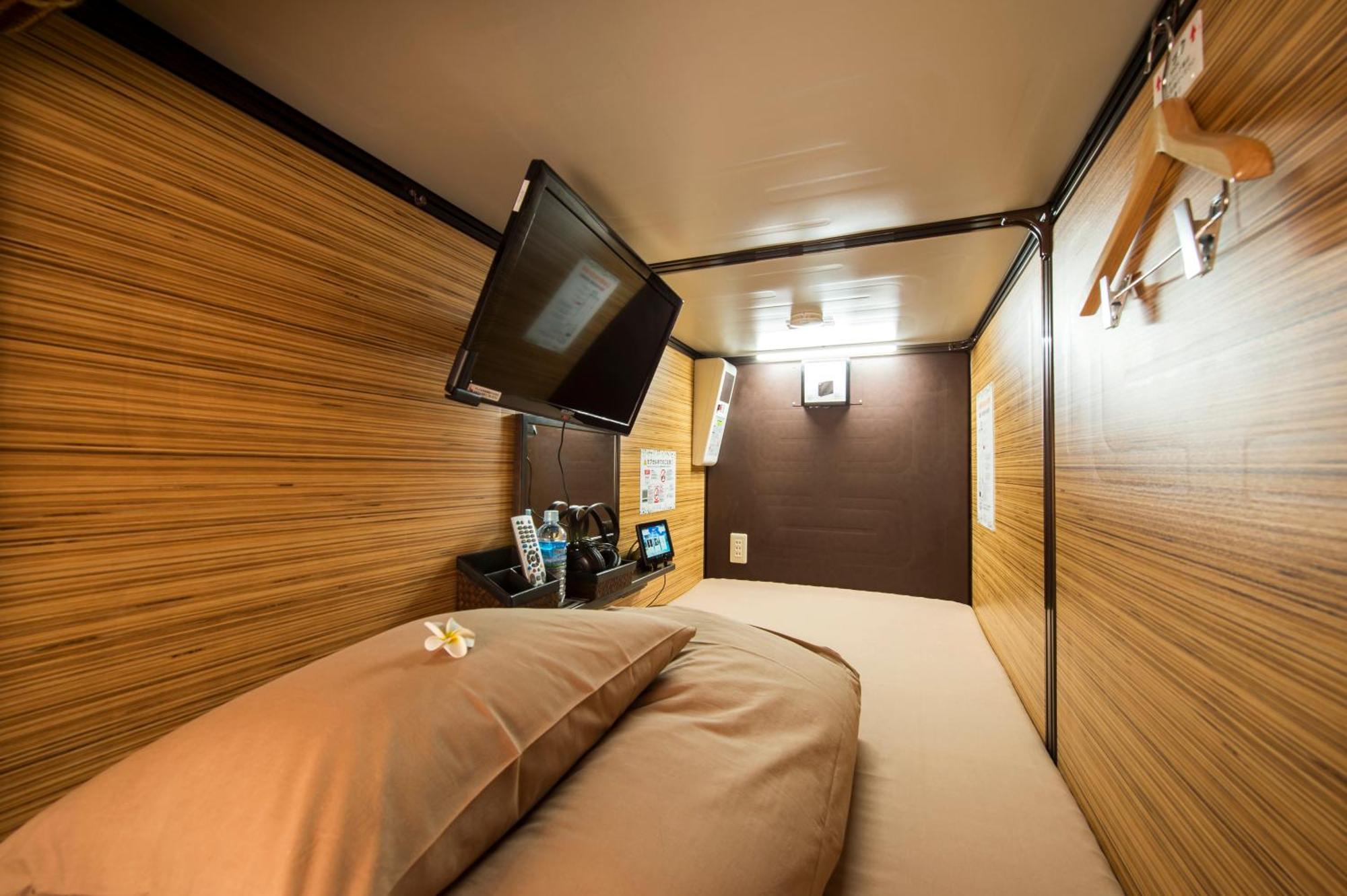 Capsule Hotel Anshin Oyado Premium Resort Kyoto Shijo Karasuma Exterior photo