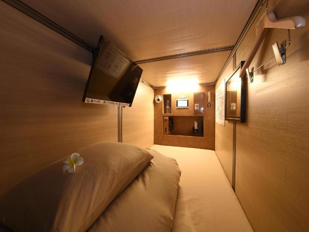 Capsule Hotel Anshin Oyado Premium Resort Kyoto Shijo Karasuma Exterior photo