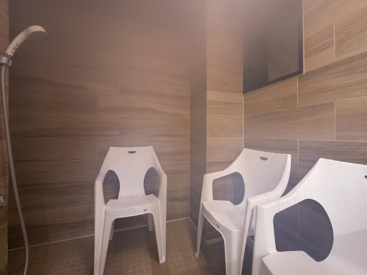 Capsule Hotel Anshin Oyado Premium Resort Kyoto Shijo Karasuma Exterior photo